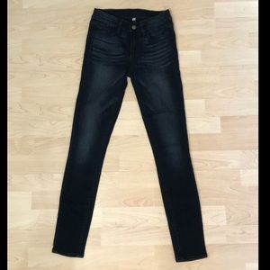 🎉HP🎉 Paige Skinny Stretch Jeans